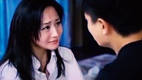 帅哥亲美女视频,帅哥与美女的甜蜜互动瞬间