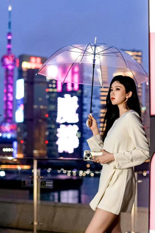 伊人最新视频,揭秘时尚潮流背后的故事